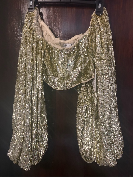 ASOS Tops - NWT ASOS Gold Green Sequin Cropped Top. Size 2.